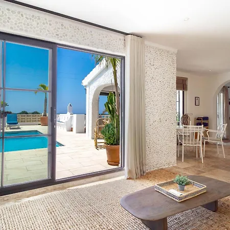 Villa La Casita- Private Pool & Walk To