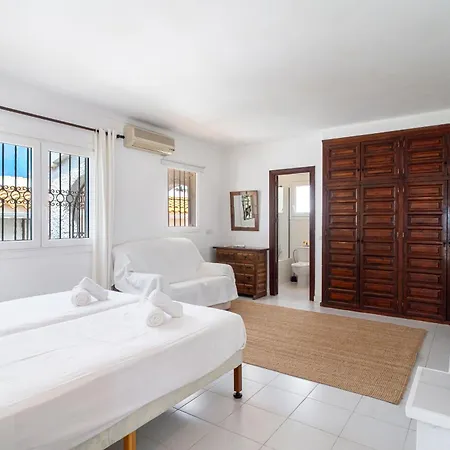 La Casita- Private Pool & Walk To Villa Nerja